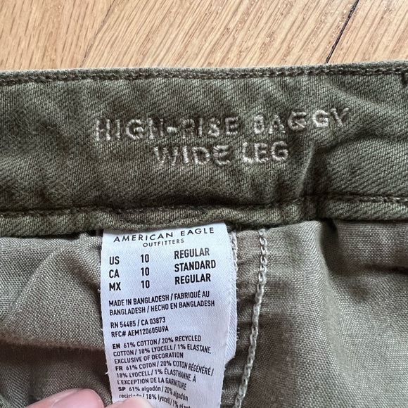 American Eagle Outfitters Olive Cargo Pants - Picture 2 of 3